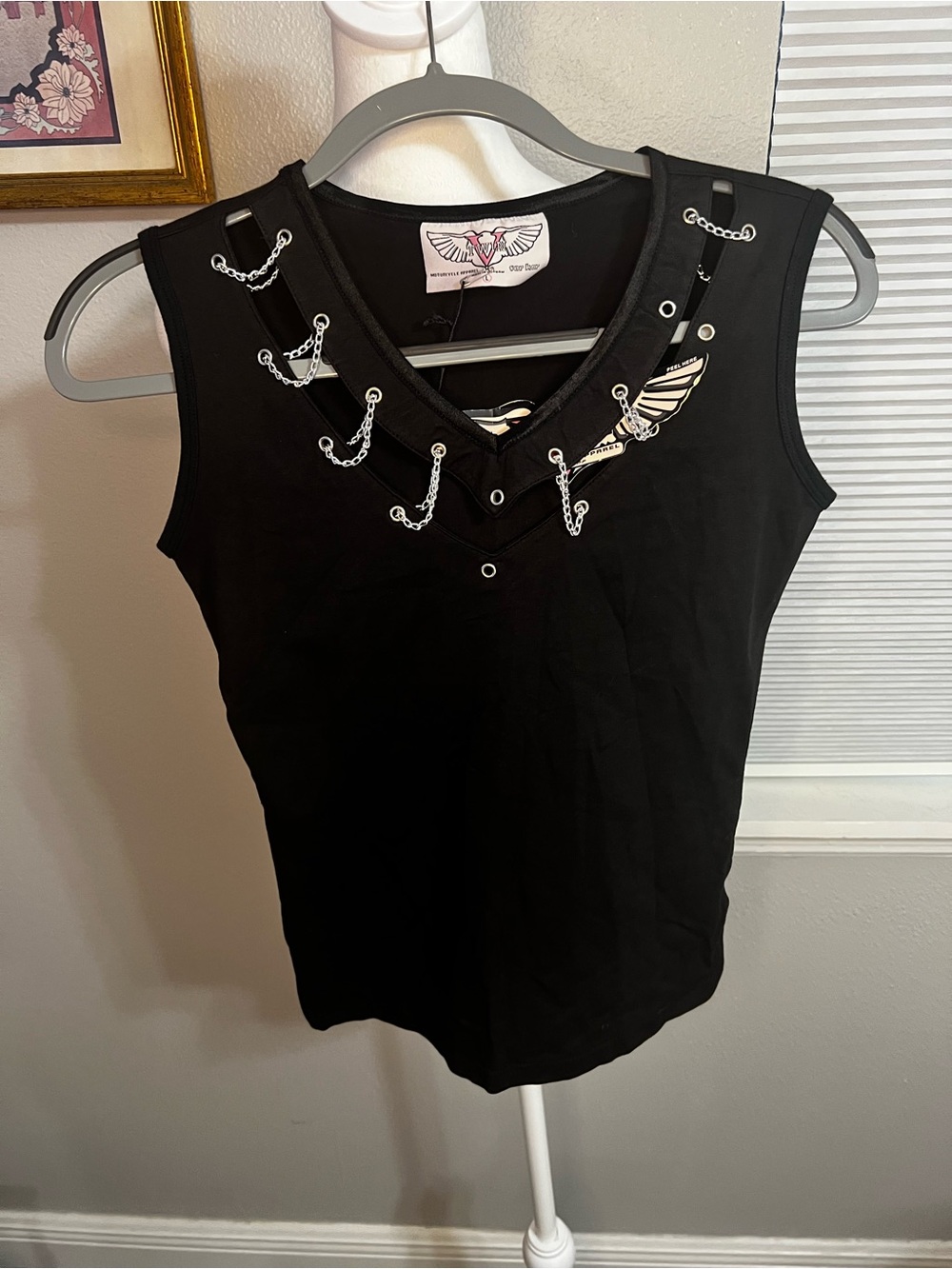 v twin motorcycle apparel Black Large
Crop V Neck Top nwt - Picture 2 of 9